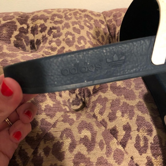 Adidas navy sliders size 7 - Picture 4 of 5